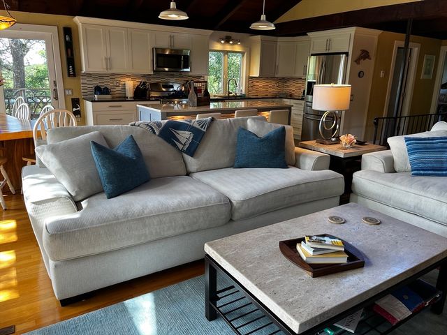 9 Kinnikinnick Road, Truro, MA 02666