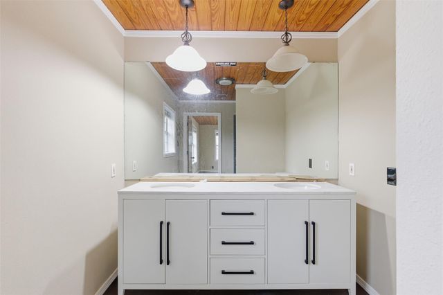 440 Lonie LN, Kyle, TX 78640