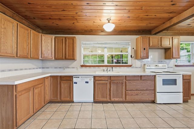 440 Lonie LN, Kyle, TX 78640