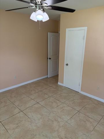 638 NE 138th Street, North Miami, FL 33161