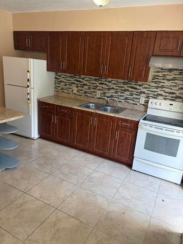 638 NE 138th Street, North Miami, FL 33161