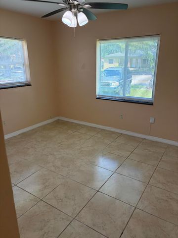 638 NE 138th Street, North Miami, FL 33161