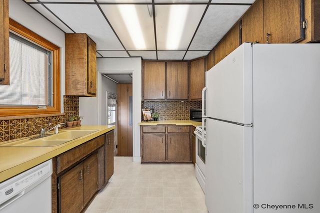 114 W 5TH AVE, Cheyenne, WY 82001
