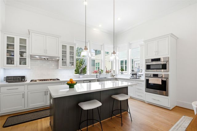 8653 Green Kolbe Lane, Houston, TX 77080