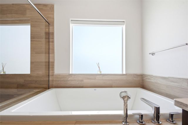 8653 Green Kolbe Lane, Houston, TX 77080