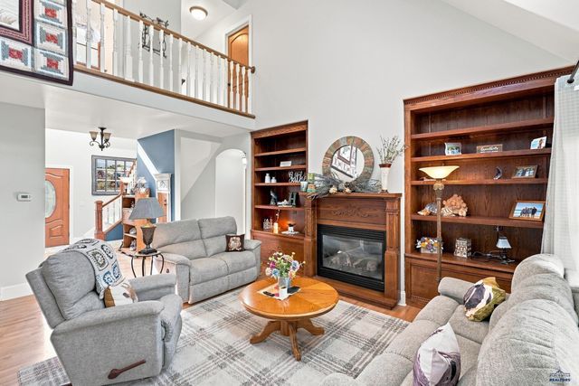 5212 WINTERSET DR, Rapid City, SD 57702