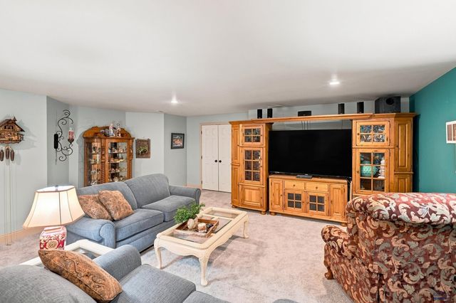 5212 WINTERSET DR, Rapid City, SD 57702