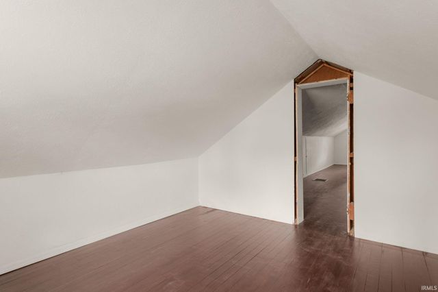 809 E Victoria Street, South Bend, IN 46614