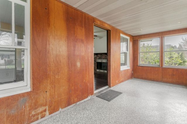 809 E Victoria Street, South Bend, IN 46614