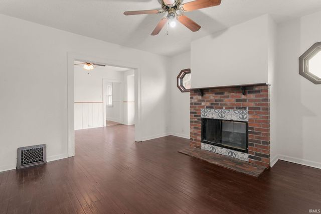 809 E Victoria Street, South Bend, IN 46614