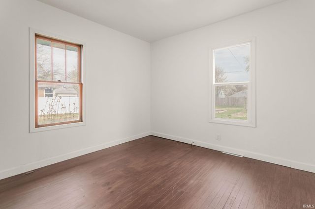 809 E Victoria Street, South Bend, IN 46614