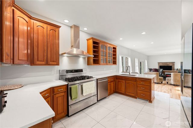 1242 Youngwood Road, Camano Island, WA 98282