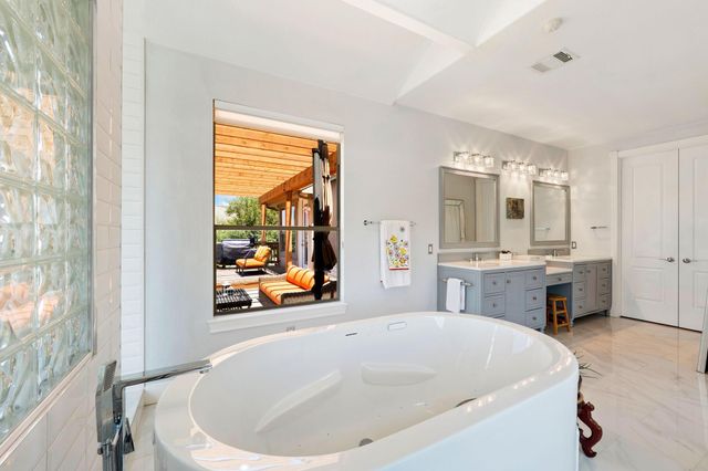 125 Sebastians RUN, Austin, TX 78738