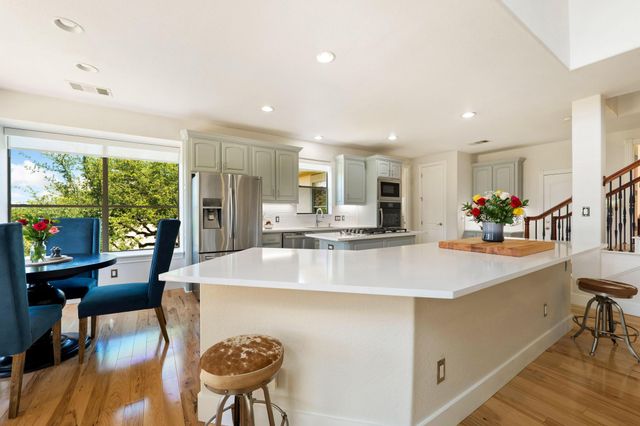 125 Sebastians RUN, Austin, TX 78738