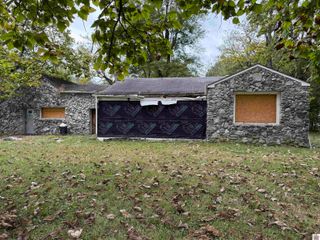 1149 Oaks Rd, Paducah, KY 42003