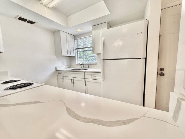9605 EASTFIELD ROAD 9605, Thonotosassa, FL 33592