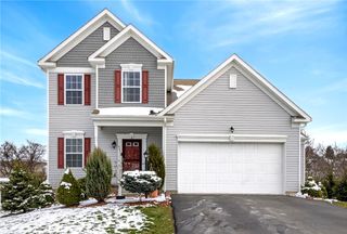 423 Labrador Ln, Jefferson Hills, PA 15025