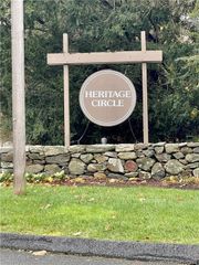 20 Heritage Circle B, Southbury, CT 06488