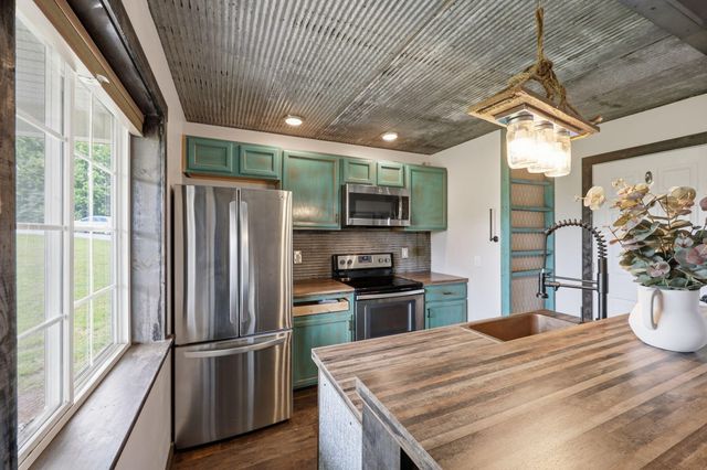 6888 Bybee Road, Winchester, KY 40391