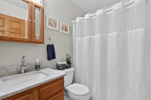 3905 Memory Lane, Waterloo, IA 50701