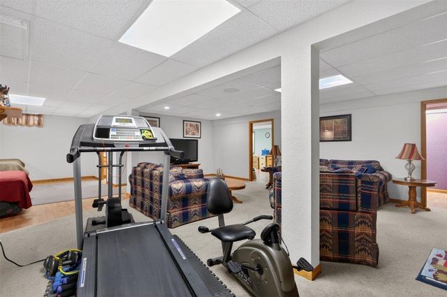 3905 Memory Lane, Waterloo, IA 50701