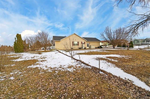 3905 Memory Lane, Waterloo, IA 50701