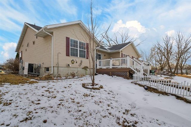 3905 Memory Lane, Waterloo, IA 50701