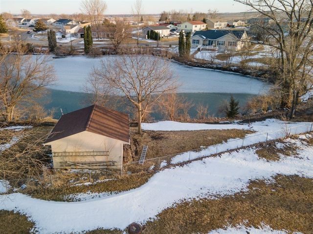 3905 Memory Lane, Waterloo, IA 50701