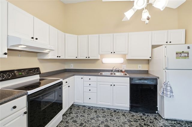 838 W Kemper Road, Forest Park, OH 45240