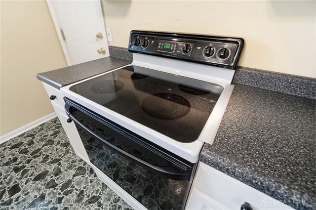 838 W Kemper Road, Forest Park, OH 45240
