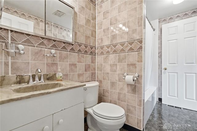838 W Kemper Road, Forest Park, OH 45240