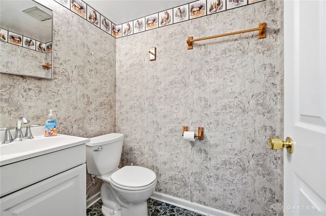 838 W Kemper Road, Forest Park, OH 45240