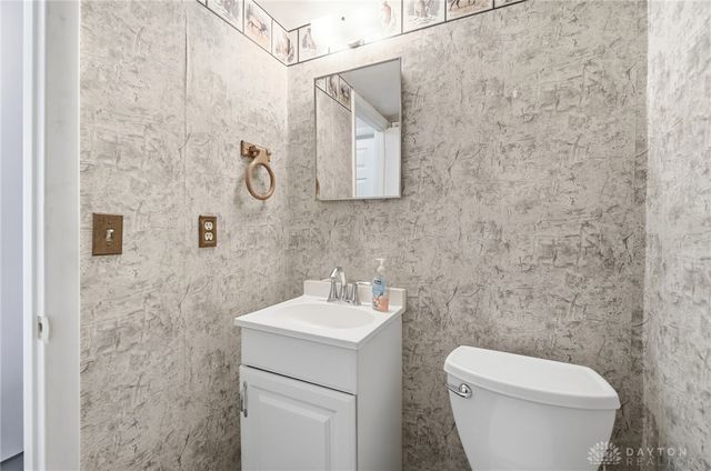 838 W Kemper Road, Forest Park, OH 45240