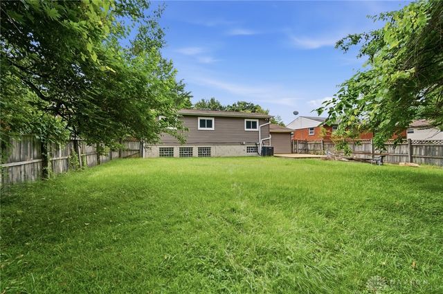 838 W Kemper Road, Forest Park, OH 45240