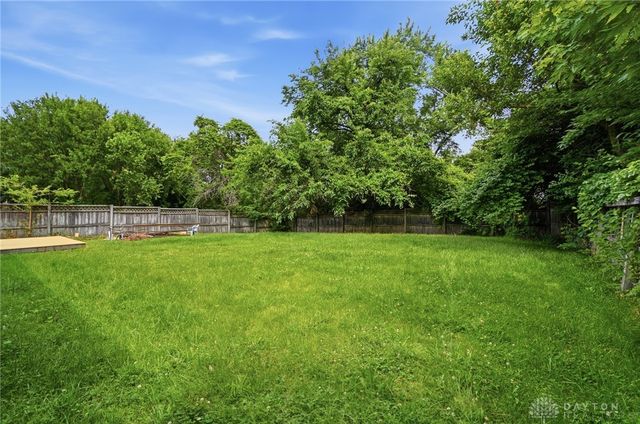 838 W Kemper Road, Forest Park, OH 45240