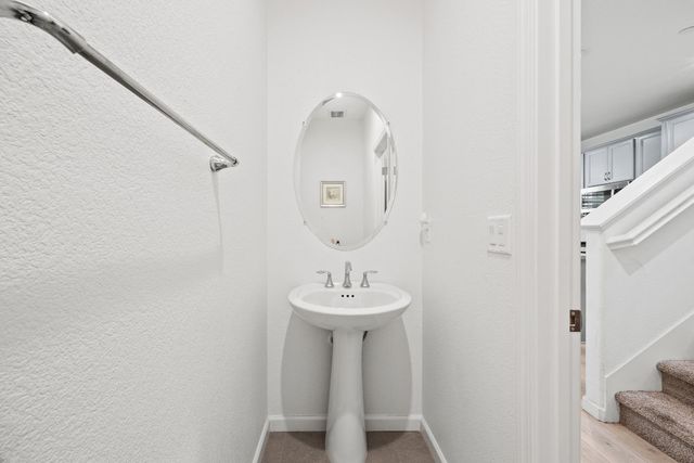 1048 Knox, Roseville, CA 95747