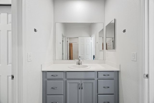 1048 Knox, Roseville, CA 95747