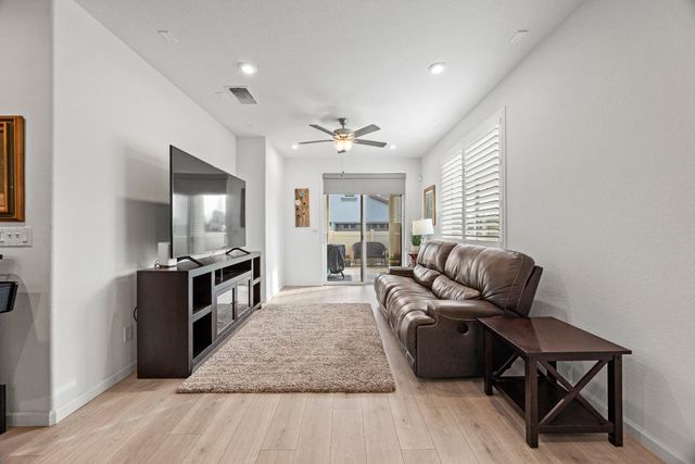 1048 Knox, Roseville, CA 95747