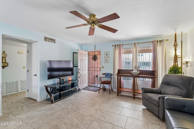 8222 E MONTE Avenue E, Mesa, AZ 85209