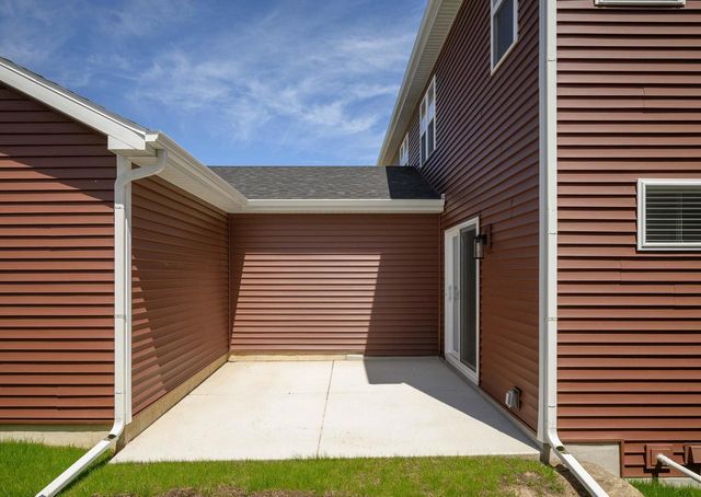 2010 S High Point Road, Madison, WI 53719