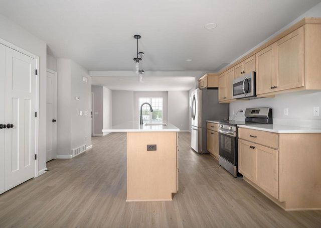2010 S High Point Road, Madison, WI 53719