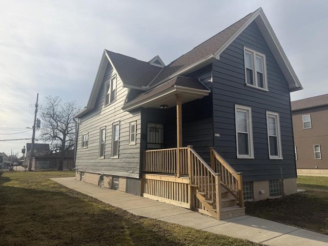 2215 N Dr William Finlayson STREET, Milwaukee, WI 53212