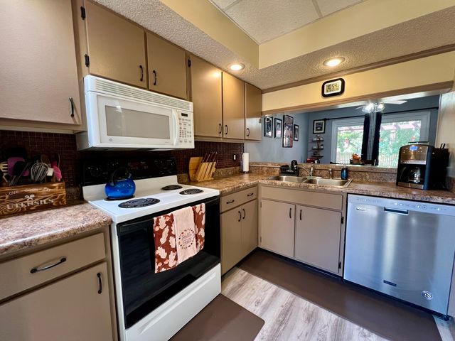 803 Irvine Road 803, Champaign, IL 61822