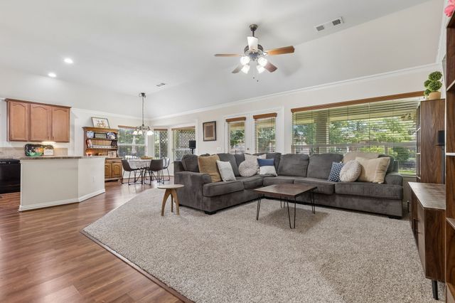 9600 Applewood Trail, Denton, TX 76207