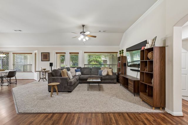 9600 Applewood Trail, Denton, TX 76207