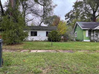 3205 Holly Avenue, Flint, MI 48506