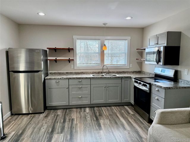 341 Main Street 1B, Islip, NY 11751