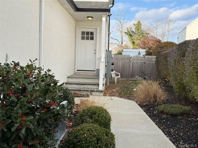 341 Main Street 1B, Islip, NY 11751