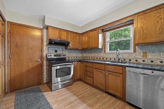 S78W18206 Lions Park DRIVE, Muskego, WI 53150