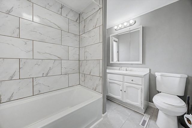 16 Marjorie St, Methuen, MA 01844